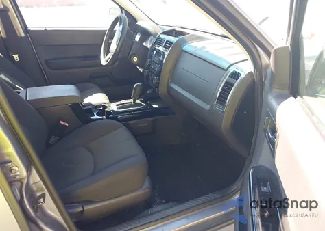 2008 Mazda Tribute S Sport z USA, uszkodzony, nr VIN 4F2CZ06178KM26559